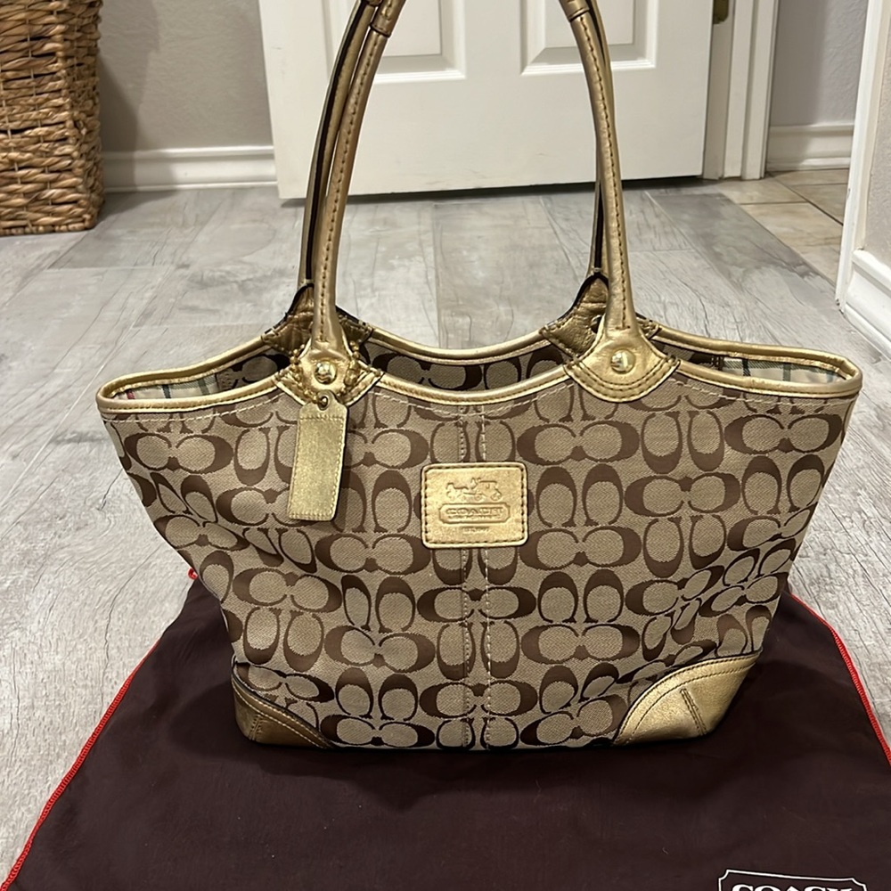 Coach shoulder purse